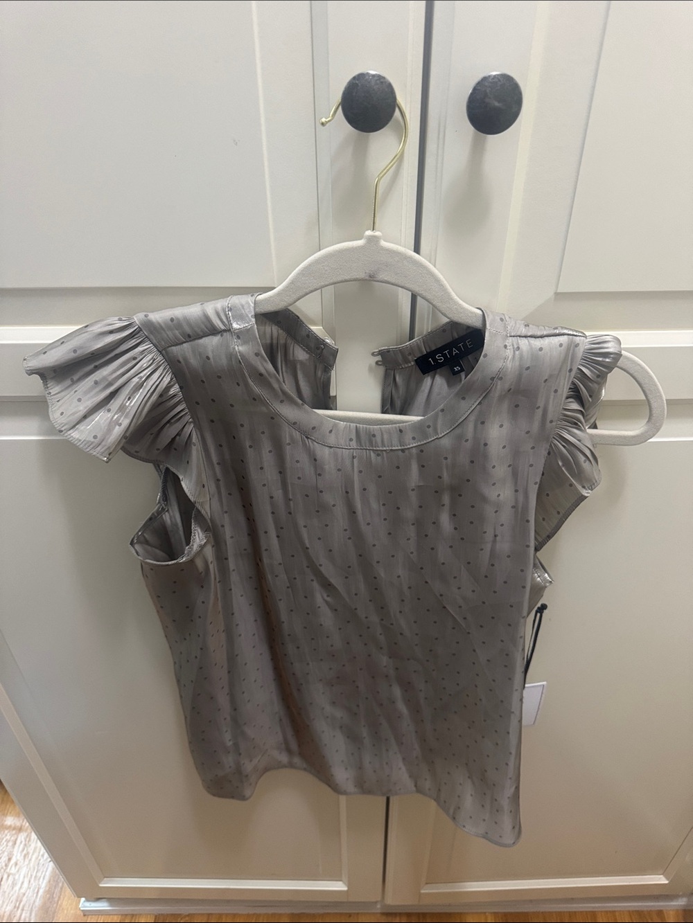 1.STATE Silver Dot Ruffle Sleeve Blouse
